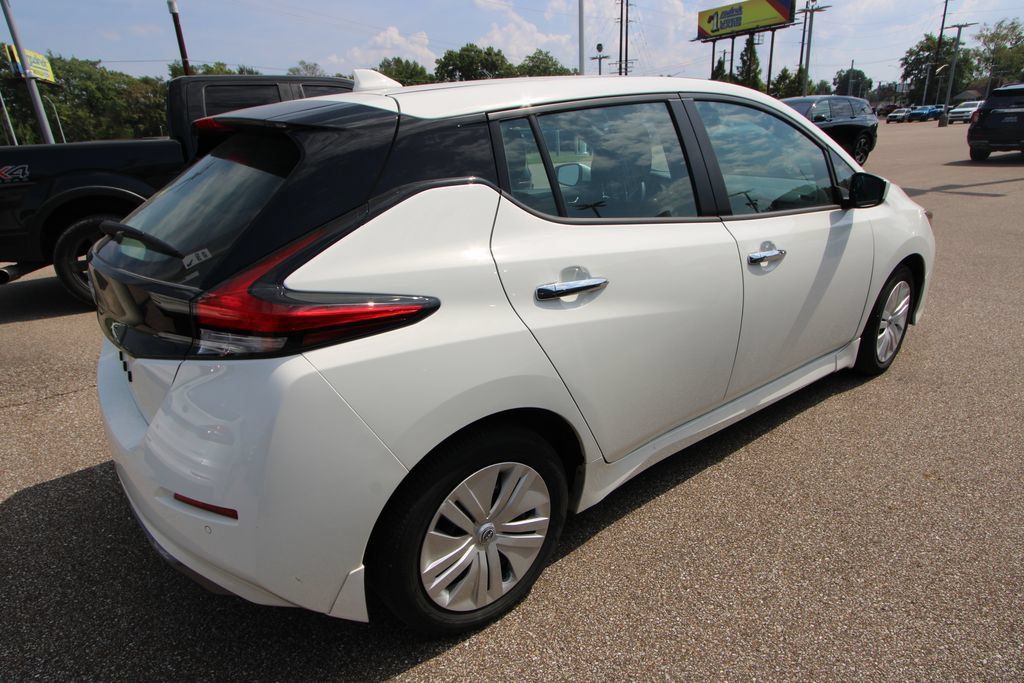Used 2025 Nissan Leaf S FWD image 10