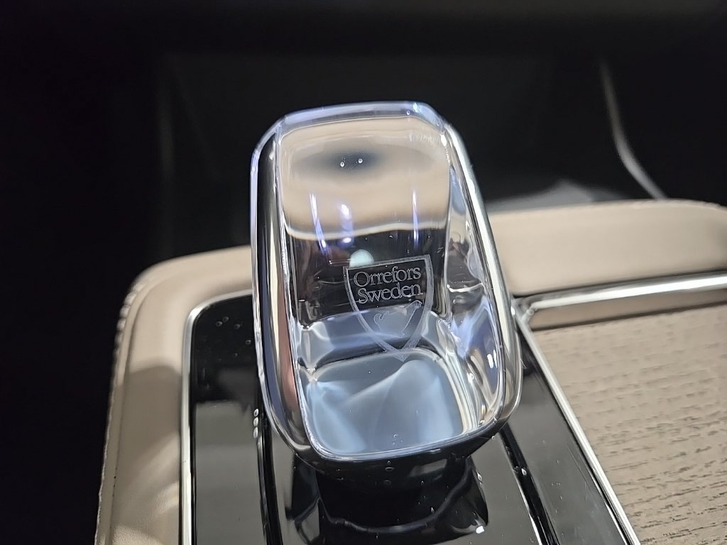 Used 2026 Volvo XC90 B6 Plus w/ Protection Package Premier AWD/4WD image 14