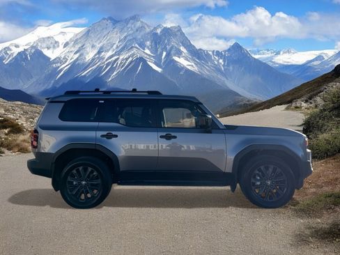 Used 2025 Toyota Land Cruiser image 6