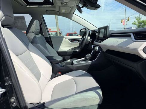 Certified 2022 Toyota RAV4 XLE Premium AWD/4WD image 13