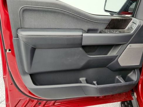 Used 2022 Ford F150 Lightning Lariat image 10