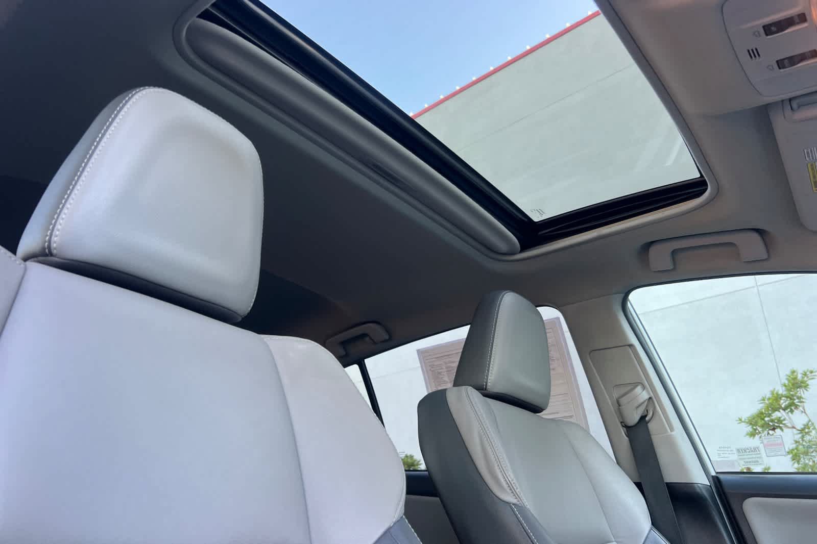 Used 2015 Toyota RAV4 Limited w/ Technology Package FWD image 17