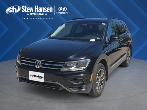 Used 2020 Volkswagen Tiguan SE w/ Panoramic Sunroof Package AWD/4WD image 1