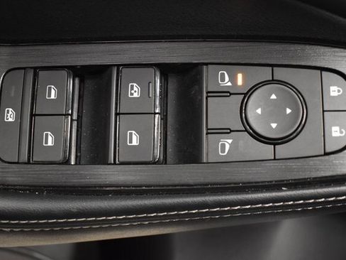 Used 2025 Nissan Rogue SV image 23