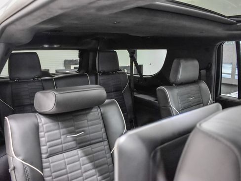 Used 2025 Cadillac Escalade ESV Sport Platinum w/ LPO, Floor Liner Package AWD/4WD image 31