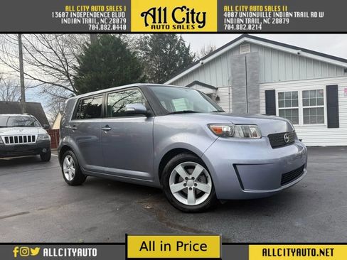 Used 2010 Scion xB Hatchback 4D image 1