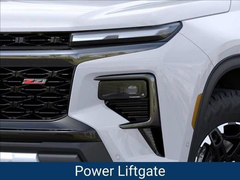 New 2027 Chevrolet Traverse Z71 w/ Enhanced Driving Package AWD/4WD image 11