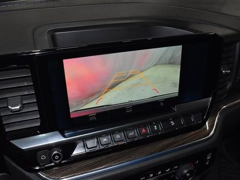 Used 2024 Chevrolet Silverado 1500 LT Trail Boss w/ Convenience Package II image 17