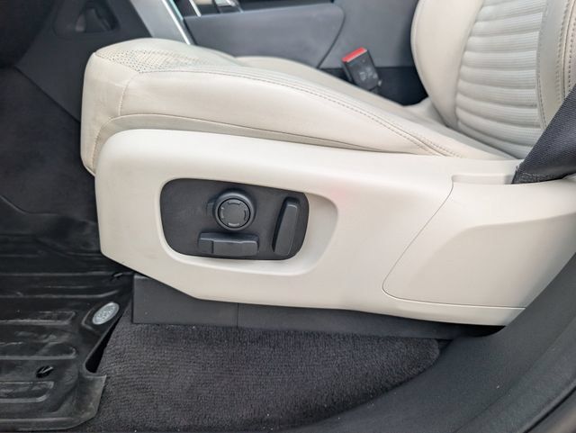 Used 2021 Land Rover Discovery S AWD/4WD image 21