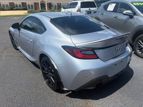 Used 2022 Toyota GR86 Premium RWD image 3
