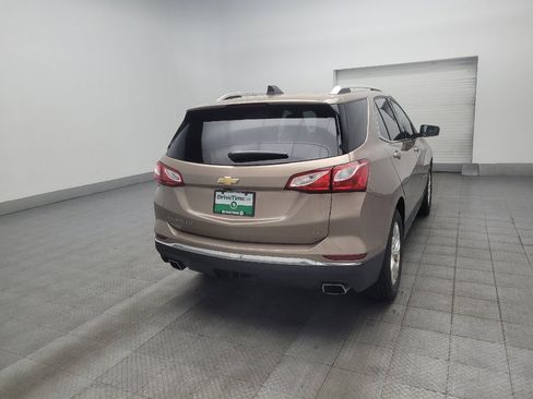 Used 2019 Chevrolet Equinox LT w/ Sun & Navigation Package FWD image 9
