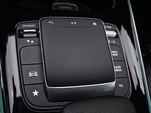 Used 2021 Mercedes-Benz GLB 250 4MATIC image 32