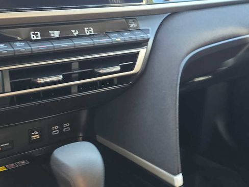 Used 2025 Toyota Camry LE FWD image 33