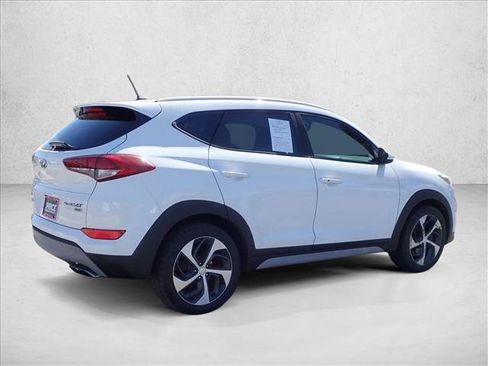 Used 2017 Hyundai Tucson Sport image 4