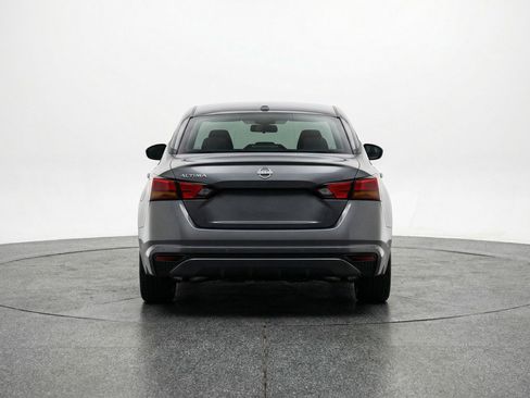 Used 2025 Nissan Altima 2.5 SV FWD image 7