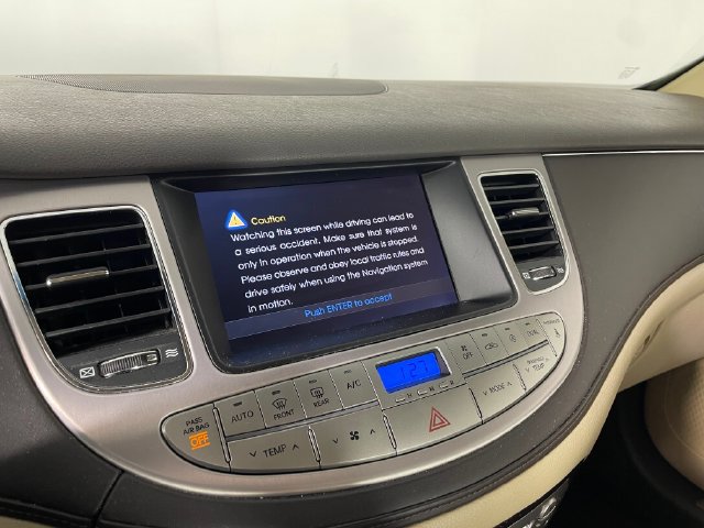 Used 2009 Hyundai Genesis 3.8 w/ Technology Pkg 4 RWD image 7