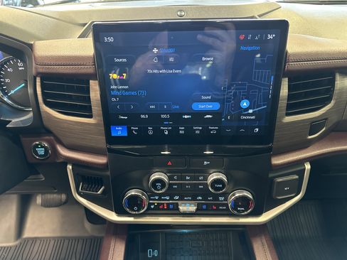 Certified 2022 Ford Expedition Max Limited image 3