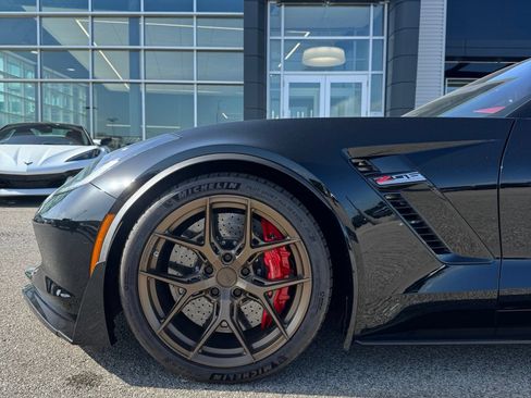 Used 2017 Chevrolet Corvette Z06 w/ Z07 Performance Package RWD image 6
