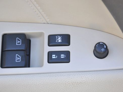 Used 2011 INFINITI G37 Journey w/ Premium Pkg image 23