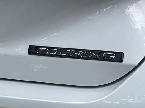 Used 2019 Toyota Avalon Touring FWD image 39