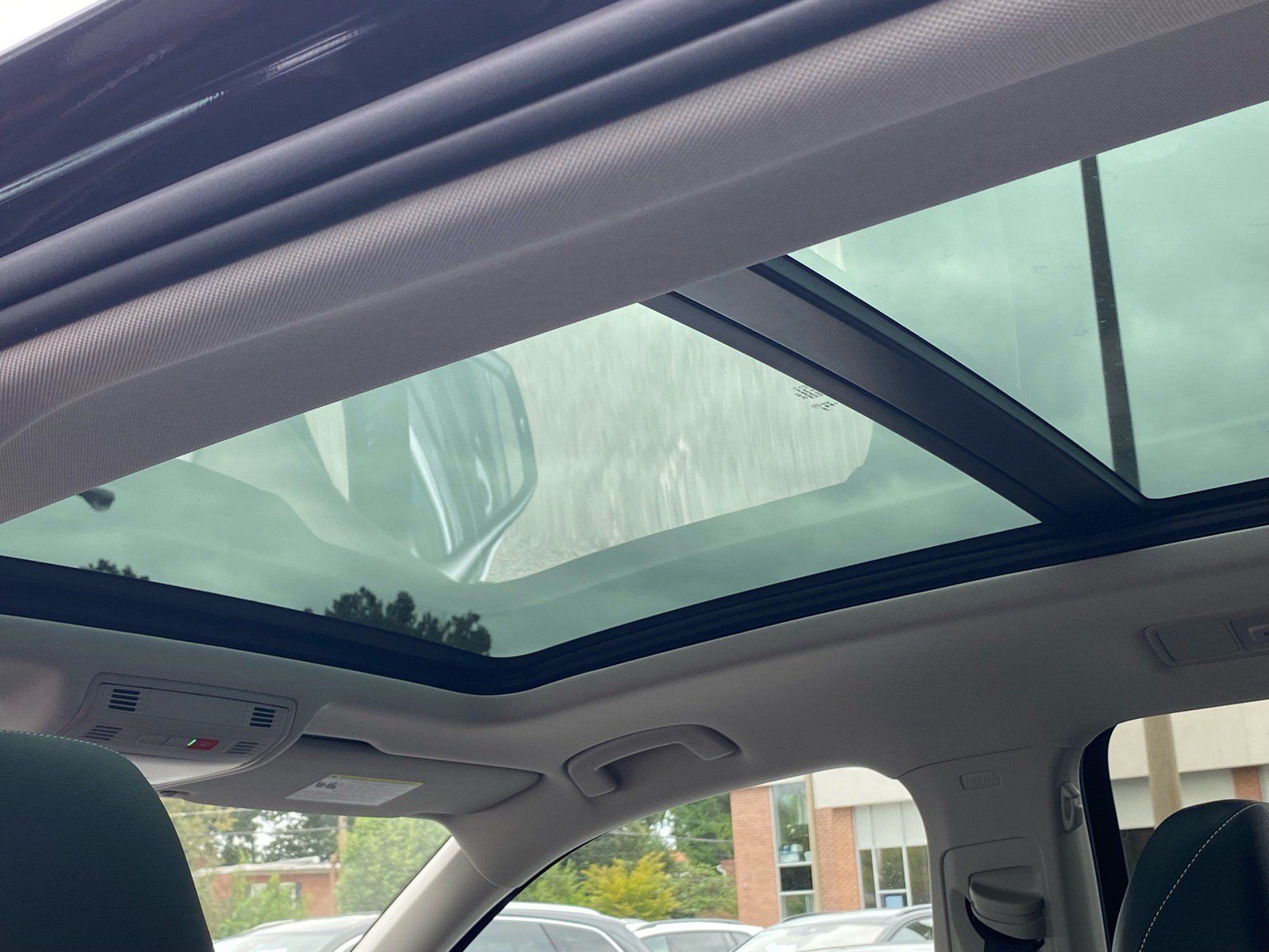 Certified 2023 Volkswagen Tiguan SE w/ Panoramic Sunroof Package FWD image 22
