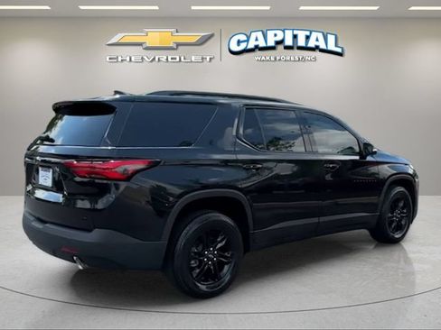 Used 2022 Chevrolet Traverse LT FWD image 5