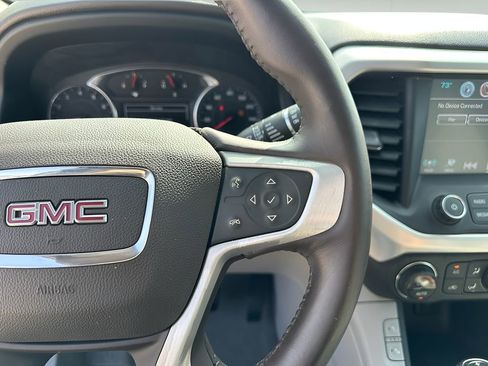 Used 2018 GMC Acadia SLT image 17
