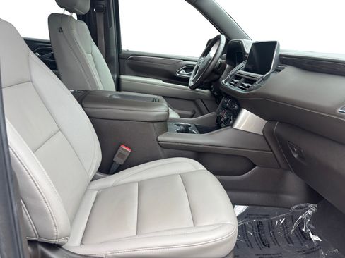 Used 2023 Chevrolet Tahoe Z71 w/ Luxury Package AWD/4WD image 15