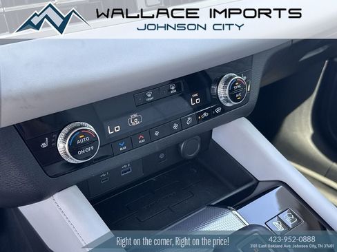Used 2023 Mitsubishi Outlander SEL AWD/4WD image 18