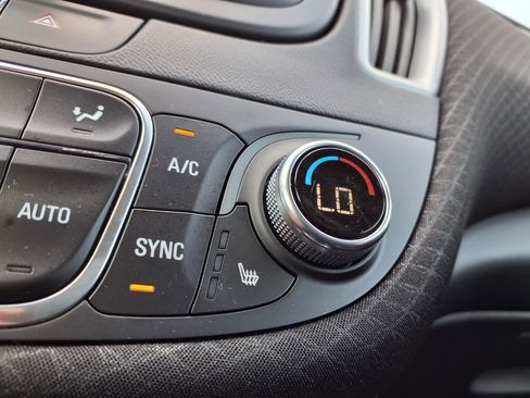 Used 2022 Chevrolet Malibu LT image 6