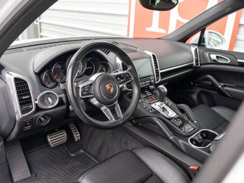 Used 2018 Porsche Cayenne S AWD/4WD image 8