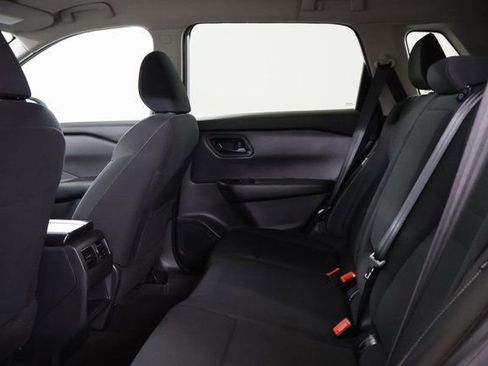 Used 2025 Nissan Rogue S image 29