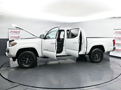 Used 2023 Toyota Tacoma 4x4 Double Cab image 32