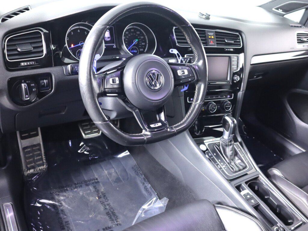 Used 2016 Volkswagen Golf 4-Door AWD/4WD image 9