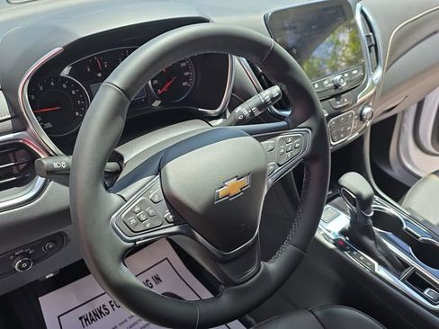 Used 2024 Chevrolet Equinox Premier AWD/4WD image 17