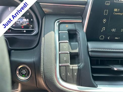 Used 2023 GMC Yukon XL AT4 w/ AT4 Premium Plus Package AWD/4WD image 27