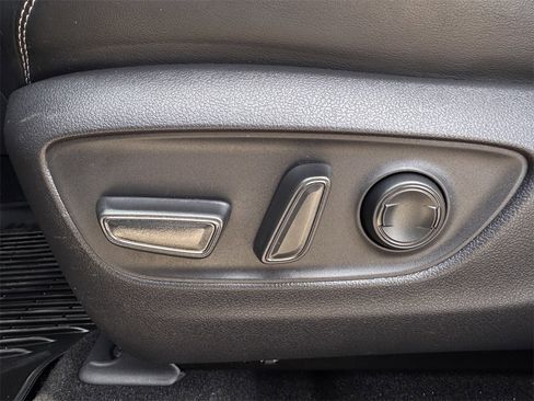 Used 2019 Toyota RAV4 Limited w/ Advanced Technology Package image 25