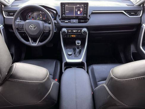 Used 2020 Toyota RAV4 Limited image 13