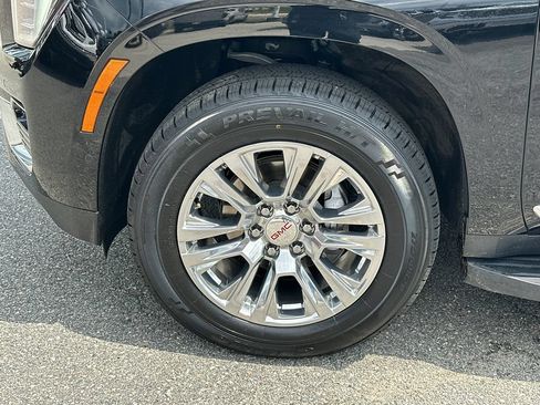Used 2025 GMC Yukon XL Denali AWD/4WD image 11