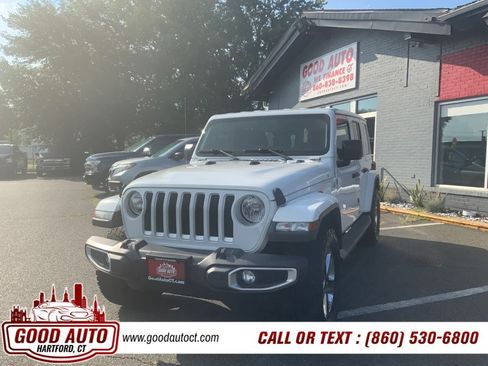 Used 2019 Jeep Wrangler Unlimited Sahara w/ Uconnect 4C Nav & Sound Group AWD/4WD image 1