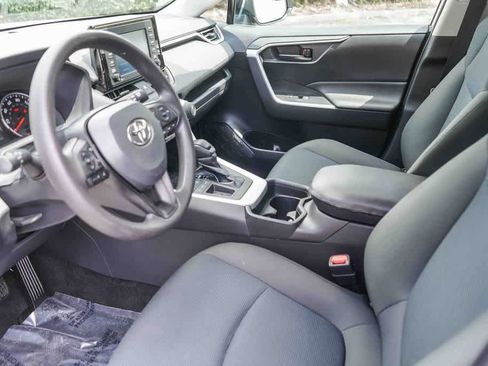 Used 2021 Toyota RAV4 LE w/ Carpet Mat Package (TMS) FWD image 26