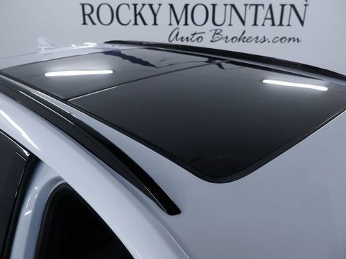 Used 2020 Cadillac XT5 Sportv w/ Platinum Package image 12