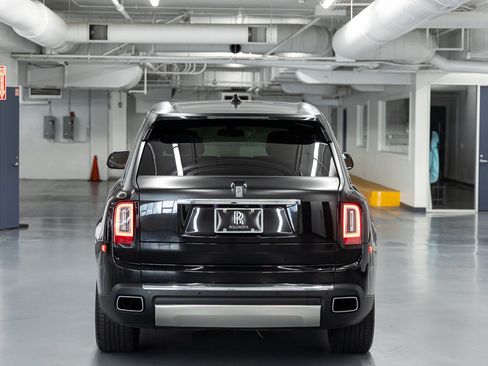 Certified 2024 Rolls-Royce Cullinan AWD/4WD image 7