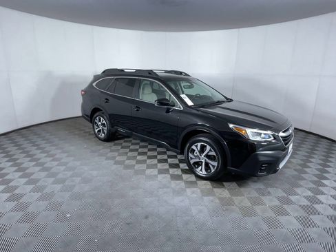 Used 2022 Subaru Outback Limited XT image 2