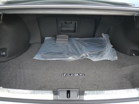 Used 2025 Lexus ES 300h w/ Premium Package image 8