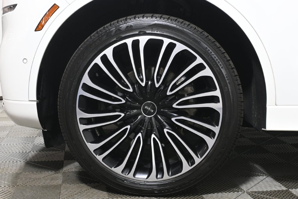Used 2024 Lincoln Aviator Black Label AWD/4WD image 12