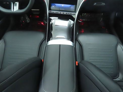 New 2025 Mercedes-Benz C 300 4MATIC Sedan image 18