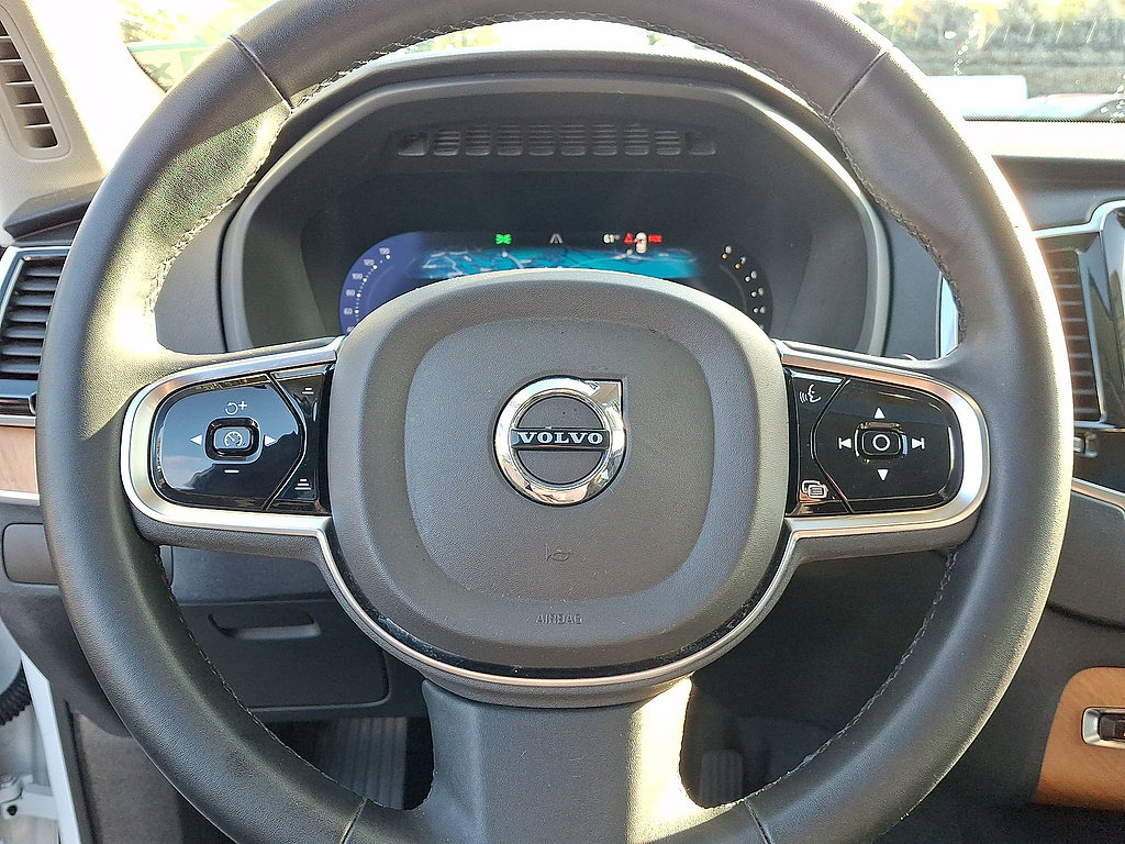 Used 2023 Volvo XC90 B6 Plus w/ Protection Package Premier AWD/4WD image 15