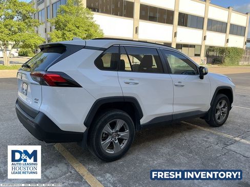 Used 2022 Toyota RAV4 XLE AWD/4WD image 5