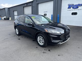 Used 2021 Ford Escape SE w/ Cold Weather Package image 1